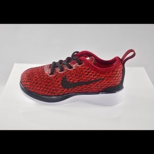 New in box toddler NIKE sneakers size 5c dualtone